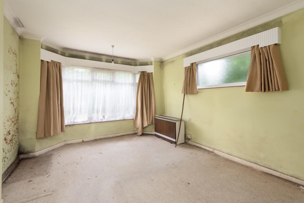 Lot: 123 - BUNGALOW FOR REPAIR IN DESIRABLE LOCATION WITH POTENTIAL FOR REDEVELOPMENT - Bedroom one